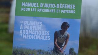 Conçu comme un « manuel d’auto-défense », le document de 60 pages s’appuie sur l’expérience de producteurs. ©Anne Mabire. Conçu comme un « manuel d’auto-défense », le document de 60 pages s’appuie sur l’expérience de producteurs. ©Anne Mabire.
